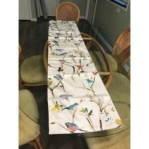 Bird table cloth runner